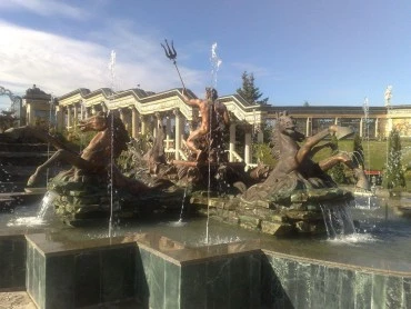 Фонтан. Посейдон с жезлом и кони. Портфолио скульптора Сардаряна Самвела Сергеевича