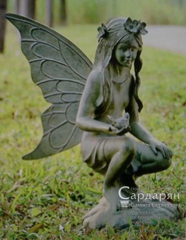 Садовая скульптура. Девушка эльф с птичкой. Портфолио скульптора Сардаряна Самвела Сергеевича