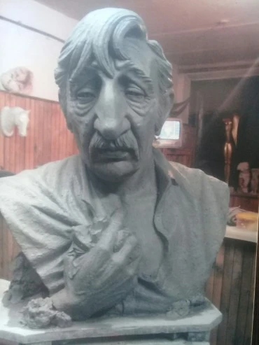 Фрунзик Мкртчян Мушегович
. Портфолио скульптора Сардаряна Самвела Сергеевича