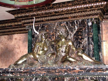 Камин с мифологией. Портфолио скульптора Сардаряна Самвела Сергеевича