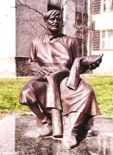 Памятник Сапожнику. Тверская область, г. Кимры. Портфолио скульптора Сардаряна Самвела Сергеевича