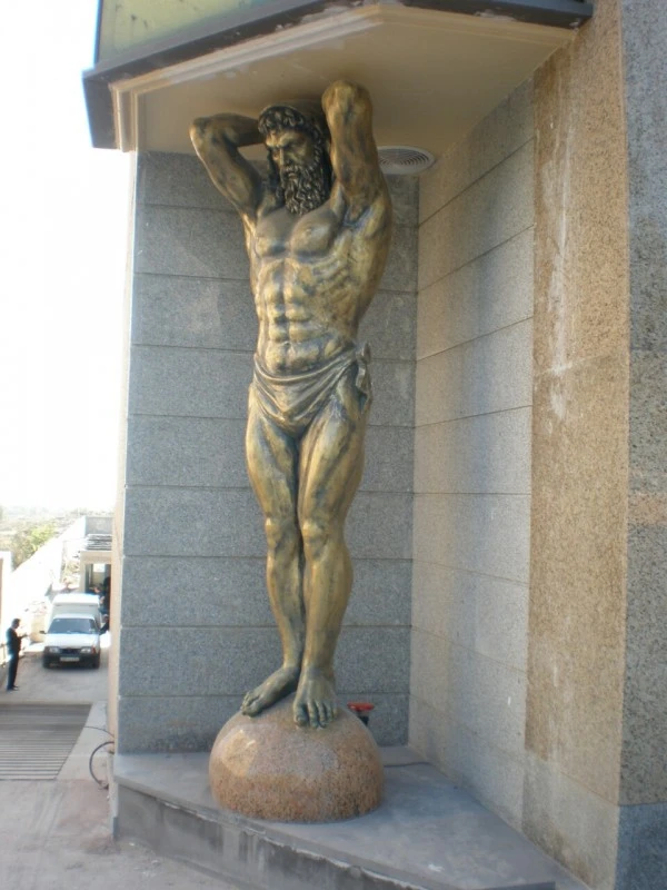 Атлант на сфере. Портфолио скульптора Сардаряна Самвела Сергеевича