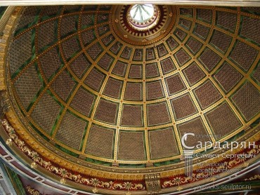 Лепной декор купола здания